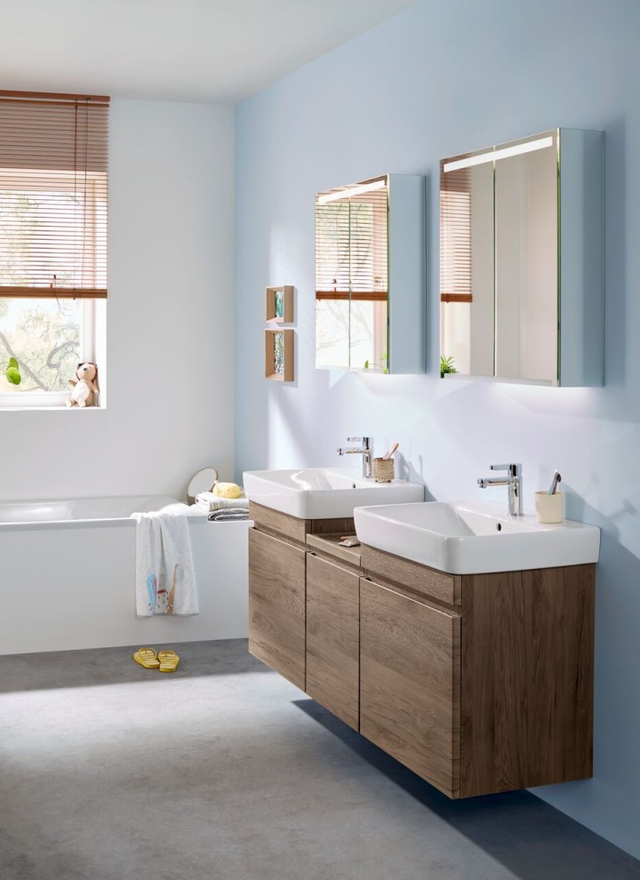 Ceviz Lavabo dolapları ve iki lavabo