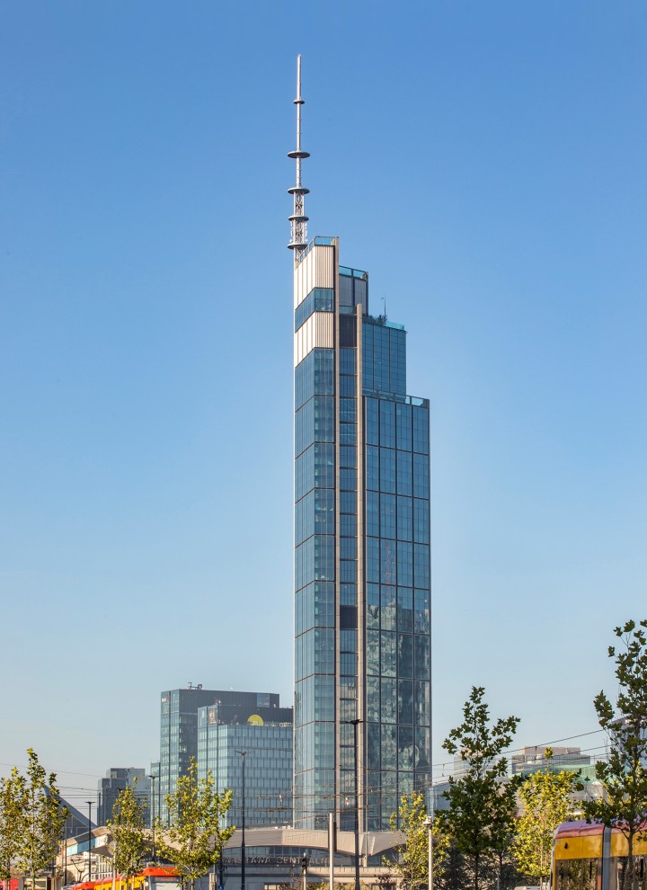 Varso Kulesi Avrupa Birliği'nin en yüksek gökdelenidir. (© Aaron Hargreaves/Foster + Partners) Varso Kulesi Avrupa Birliği'nin en yüksek gökdelenidir. (© Aaron Hargreaves/Foster + Partners)