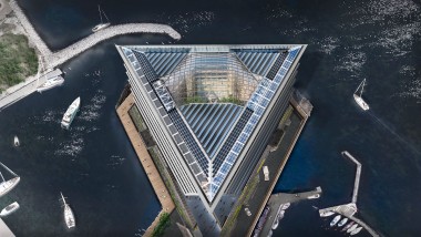 Cam kubbe de dahil olmak üzere üçgen çatı konstrüksiyonunun, açık konumuna rağmen rüzgara ve hava koşullarına dayanması gerekmektedir (©Foster&Partners) Cam kubbe de dahil olmak üzere üçgen çatı konstrüksiyonunun, açık konumuna rağmen rüzgara ve hava koşullarına dayanması gerekmektedir (©Foster&Partners)